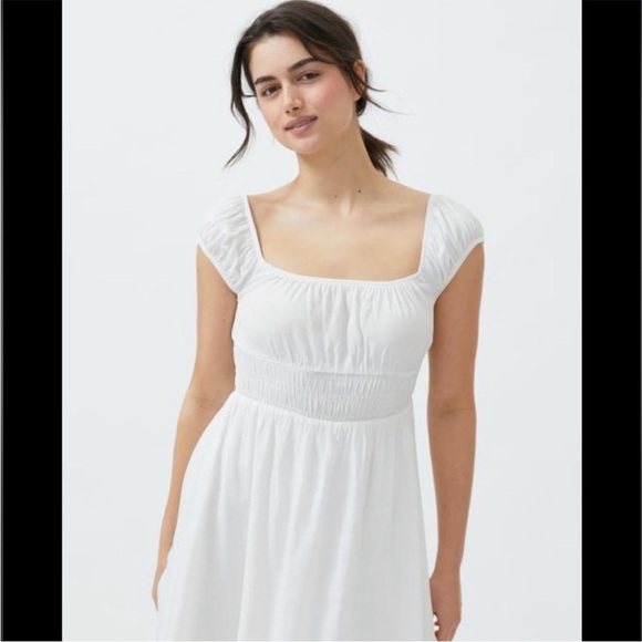 Urban Outfitters Dresses & Skirts - Urban Outfitters White Smocked Midi Dress — Square Neck & Puff Sleeves — Size M